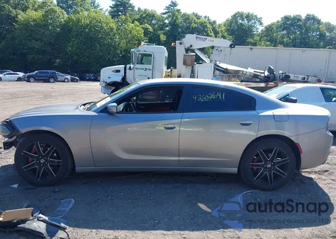 2016 Dodge Charger Sxt z USA, uszkodzony, nr VIN 2C3CDXJG6GH293676